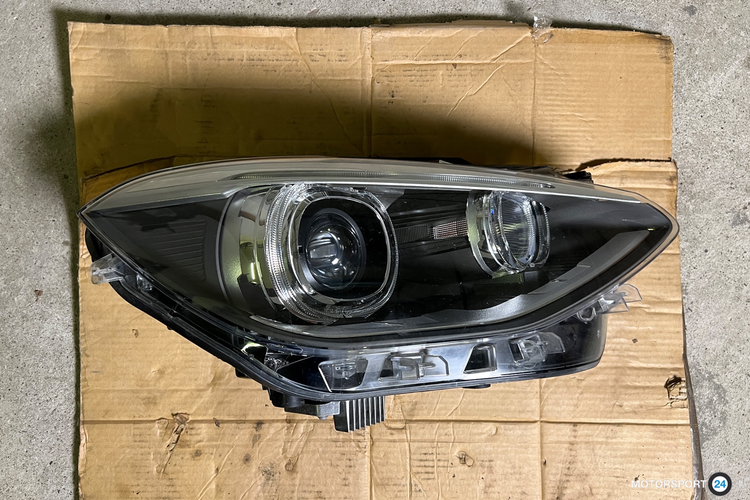 BMW 1er F21 Xenon Scheinwerfer rechts BMW 1er F21 Xenon Scheinwerfer rechts